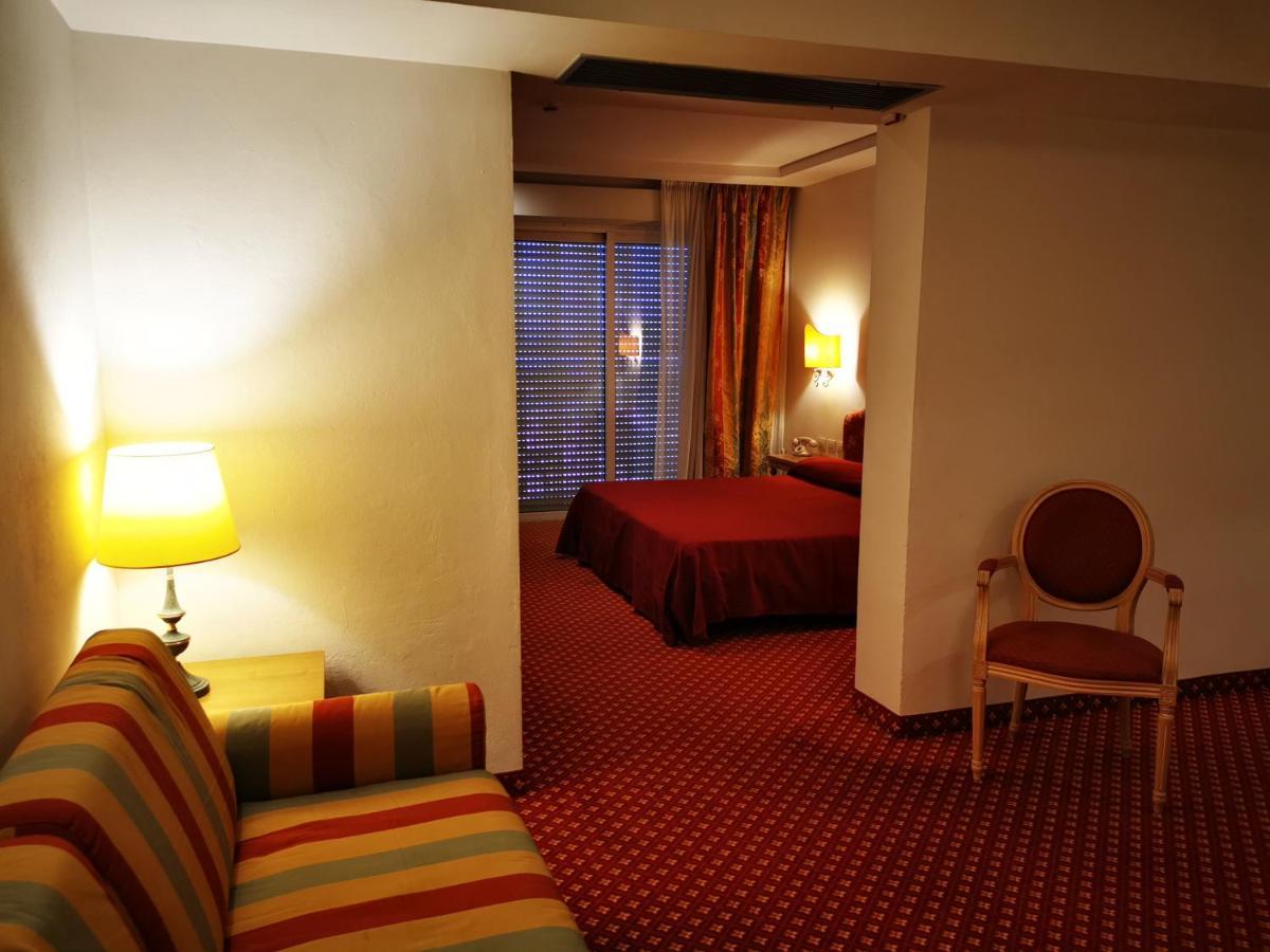 Hotel Bristol Беллария-Иджеа-Марина Экстерьер фото