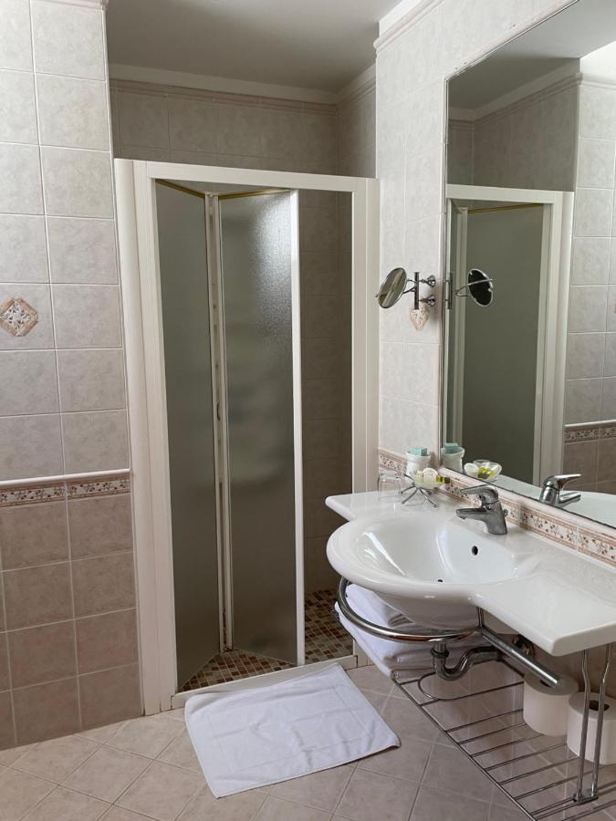 Hotel Bristol Беллария-Иджеа-Марина Экстерьер фото