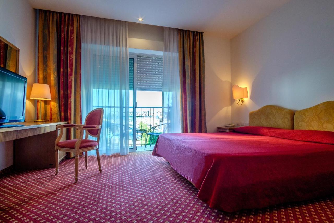 Hotel Bristol Беллария-Иджеа-Марина Экстерьер фото