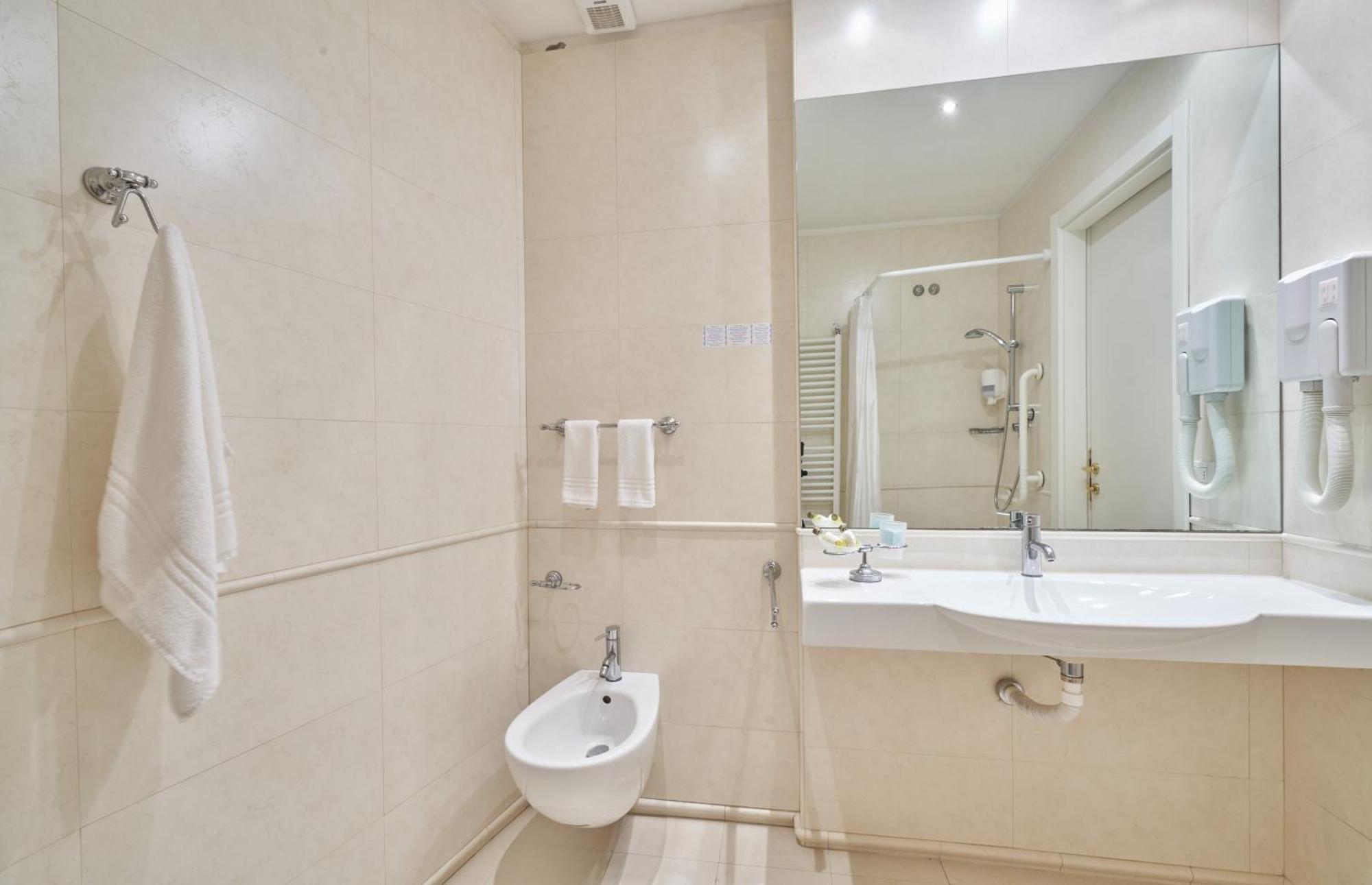 Hotel Bristol Беллария-Иджеа-Марина Экстерьер фото