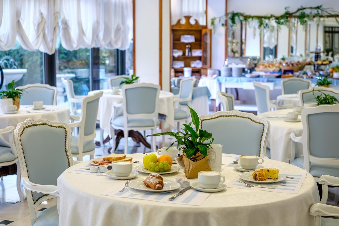 Hotel Bristol Беллария-Иджеа-Марина Экстерьер фото